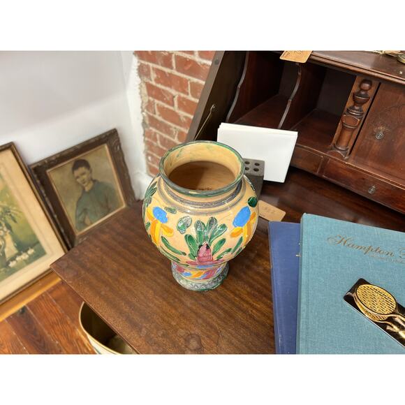 Italian Majolica Tin-Glazed Floral Vase 9″ Handpainted Earthenware, Deruta-Style - Picture 3 of 8